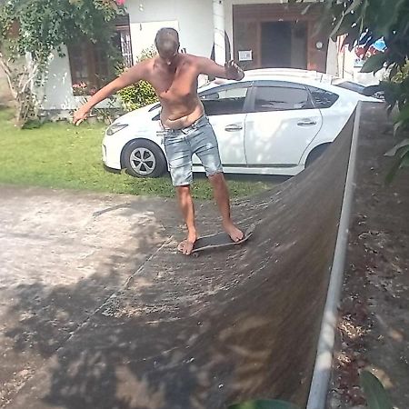 ホテル Madiha Surf House Lanka マータラ エクステリア 写真