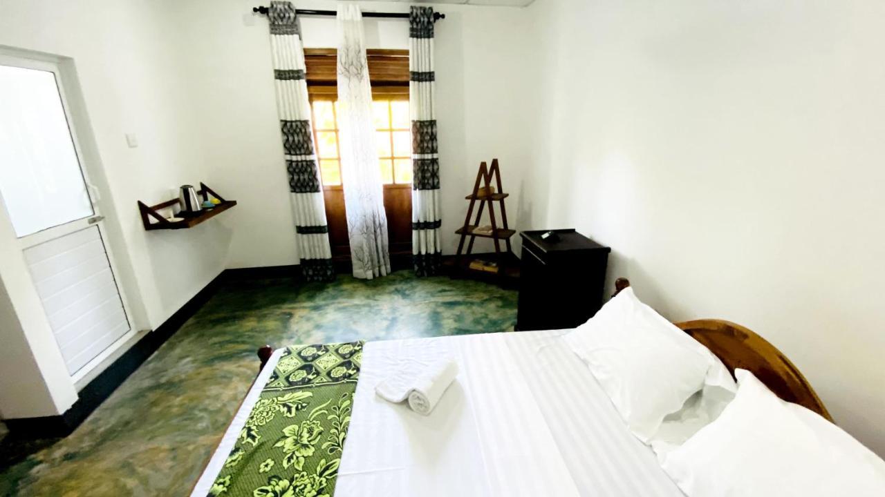 ホテル Madiha Surf House Lanka マータラ エクステリア 写真