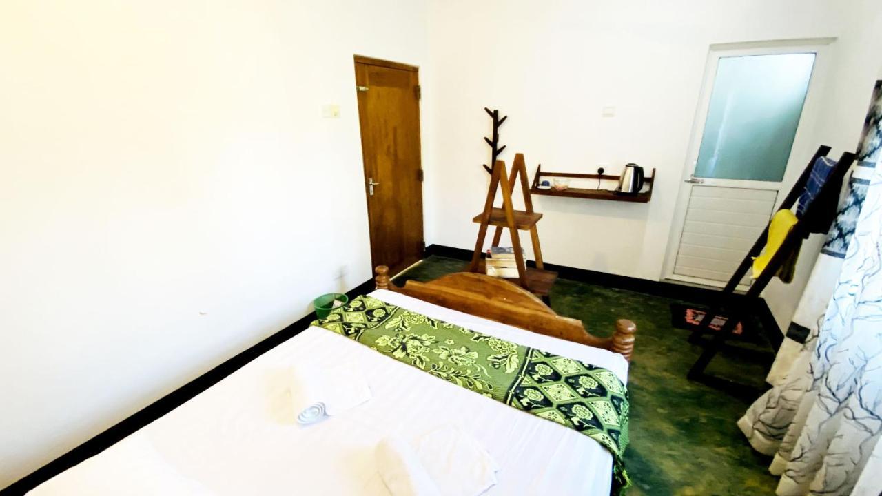 ホテル Madiha Surf House Lanka マータラ エクステリア 写真
