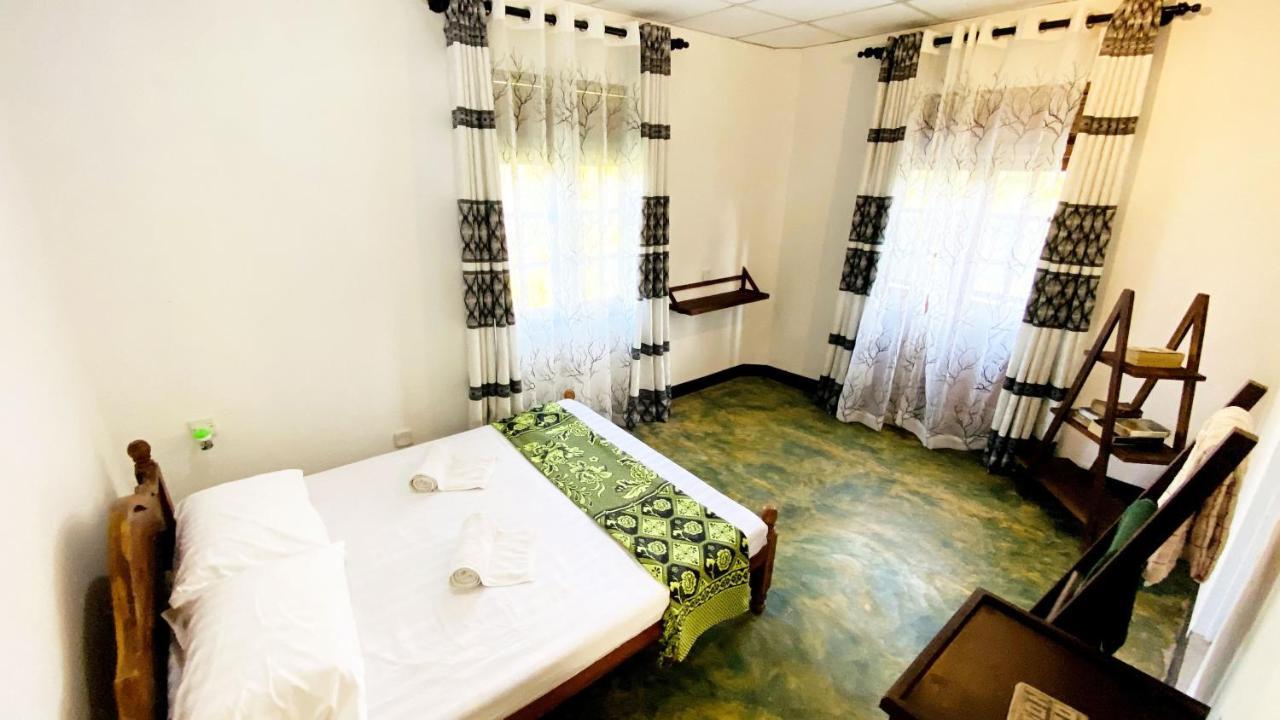 ホテル Madiha Surf House Lanka マータラ エクステリア 写真