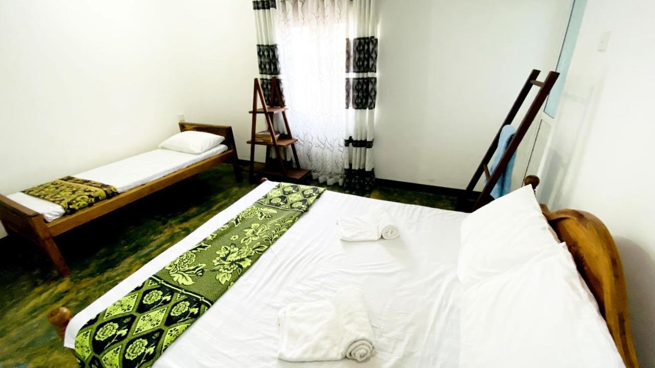 ホテル Madiha Surf House Lanka マータラ エクステリア 写真