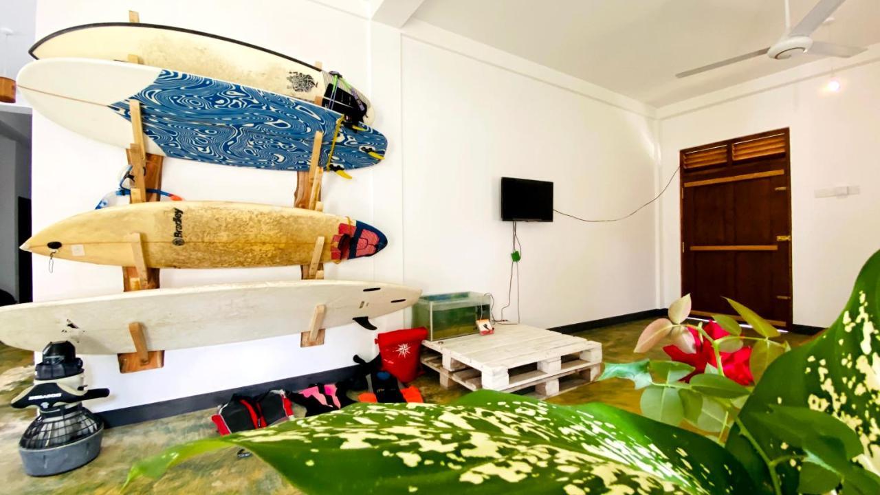 ホテル Madiha Surf House Lanka マータラ エクステリア 写真