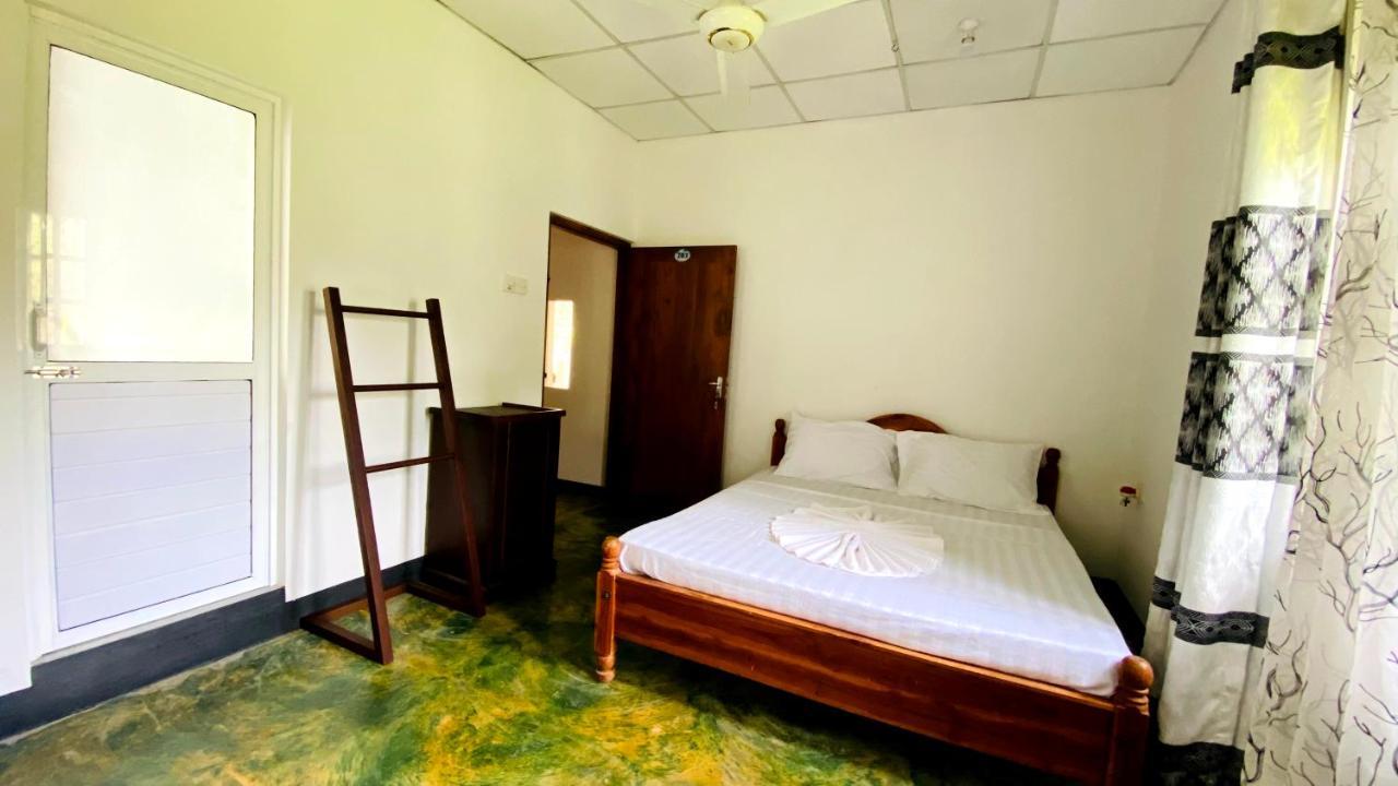 ホテル Madiha Surf House Lanka マータラ エクステリア 写真