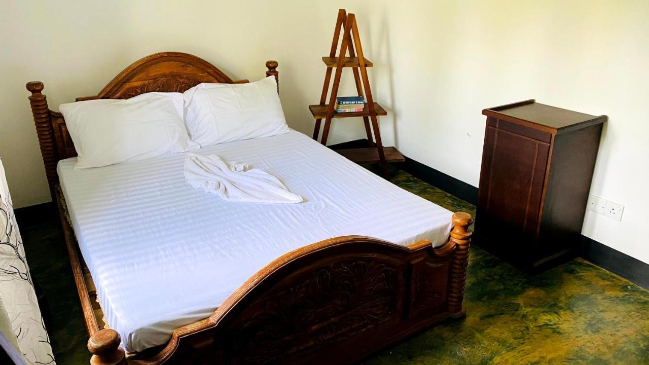 ホテル Madiha Surf House Lanka マータラ エクステリア 写真
