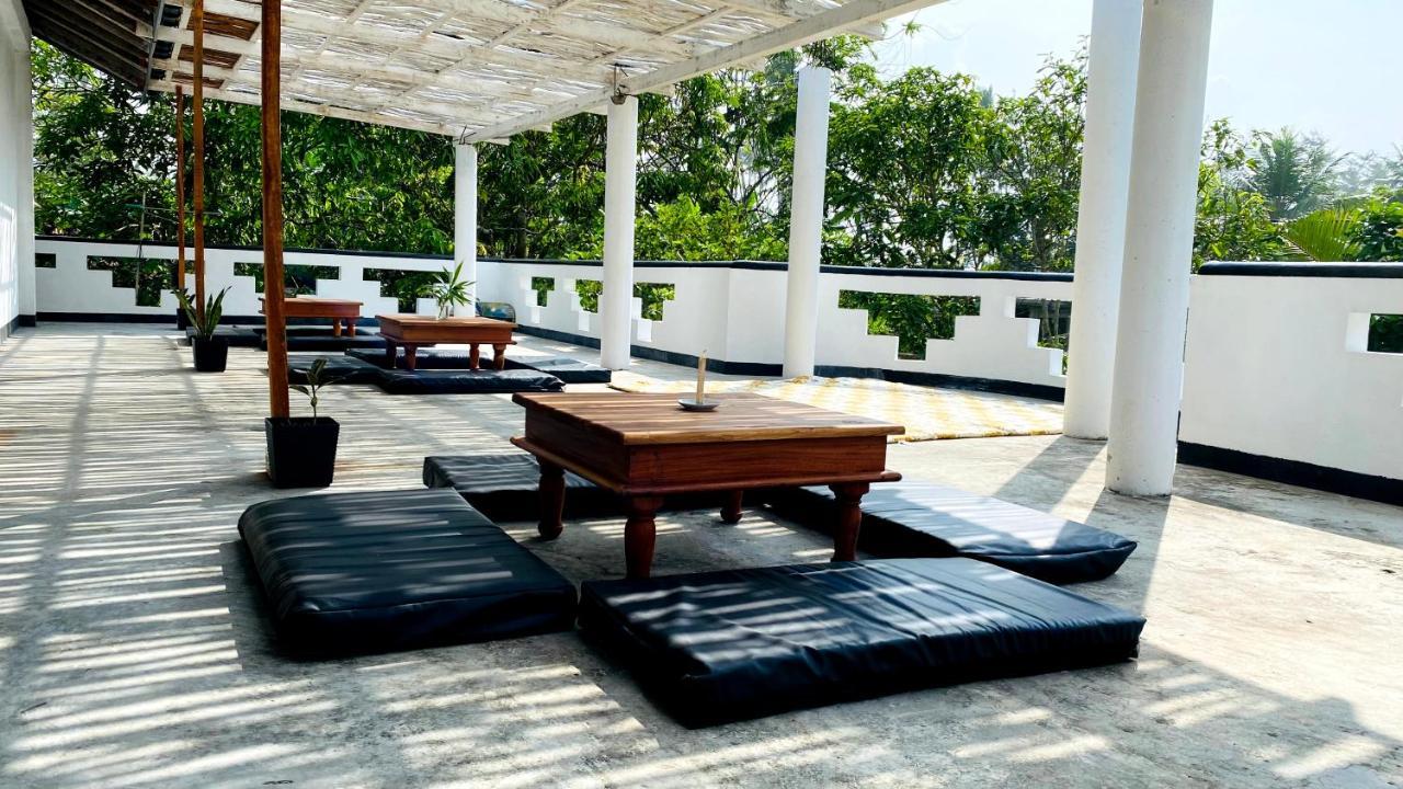 ホテル Madiha Surf House Lanka マータラ エクステリア 写真