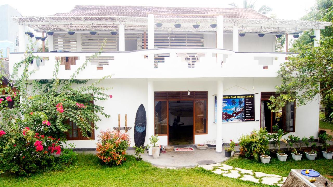 ホテル Madiha Surf House Lanka マータラ エクステリア 写真